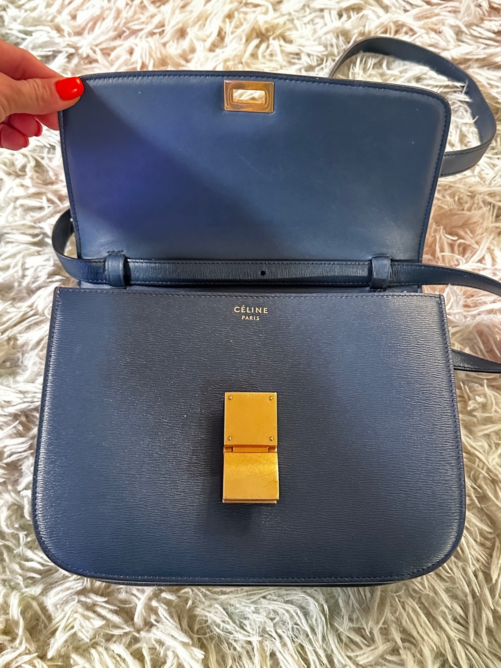 Celine Classic Box Medium Shoulder Leather Bag in Blue - Picture 11 of 16